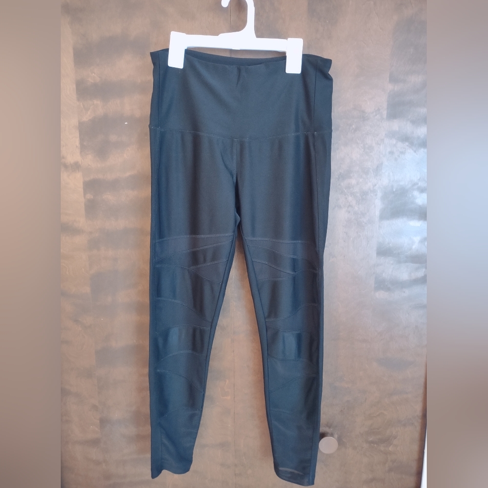 Women's VOGO Athletica Black Leggings with Mesh || Size M